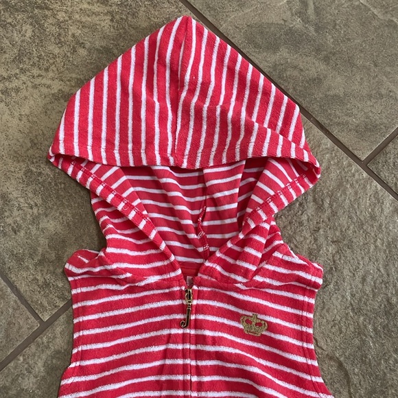 + JUICY COUTURE + Kids’ Stripe Hooded Romper - Picture 8 of 8